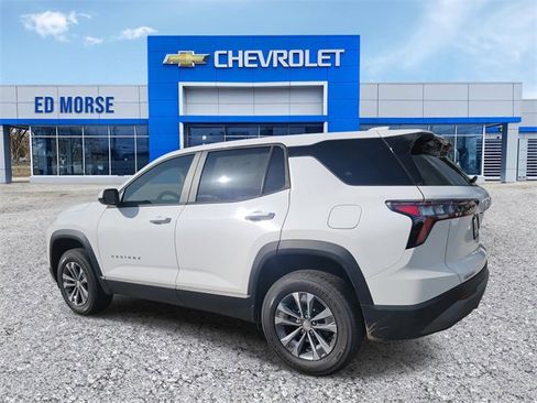 New 2026 Chevrolet Equinox LT image 2