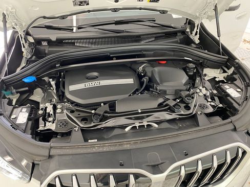 Used 2025 BMW X1 xDrive28i w/ Premium Package image 32
