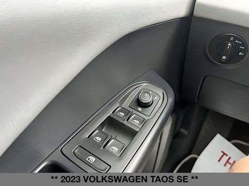 Used 2023 Volkswagen Taos SE w/ Panoramic Sunroof Package image 20