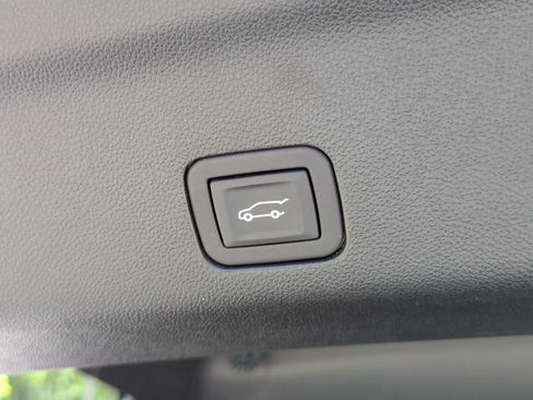 Used 2024 GMC Yukon Denali Ultimate AWD/4WD image 14