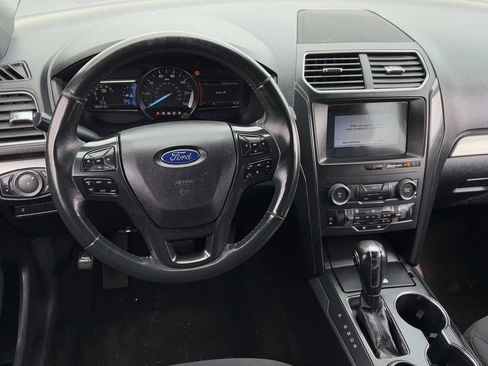 Used 2019 Ford Explorer XLT w/ Equipment Group 201A image 13