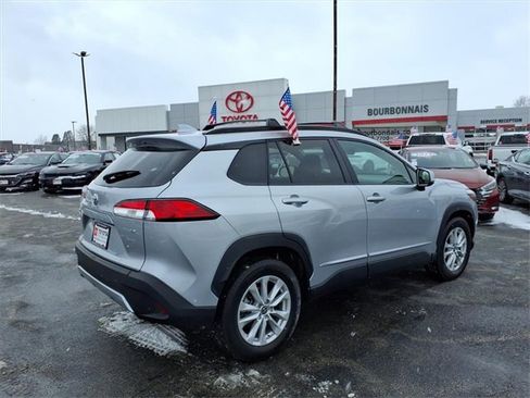 Certified 2024 Toyota Corolla Cross LE image 3