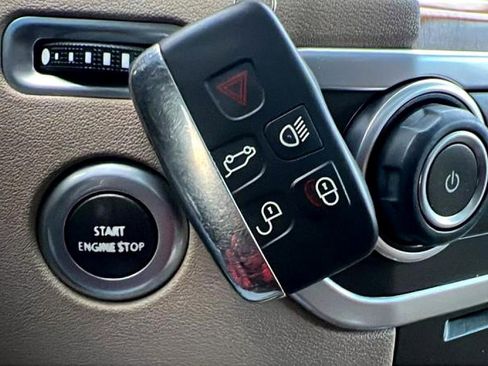 Used 2016 Land Rover LR4 HSE image 23