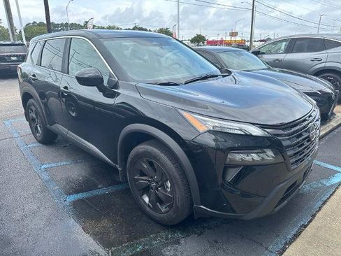 Certified 2026 Nissan Rogue SV FWD image 4
