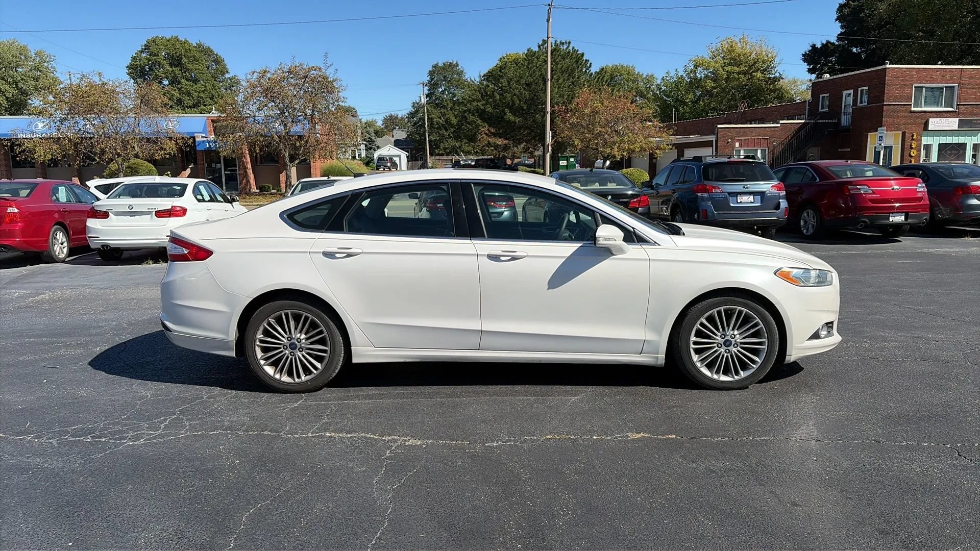 Used 2015 Ford Fusion SE w/ Equipment Group 202A FWD image 4