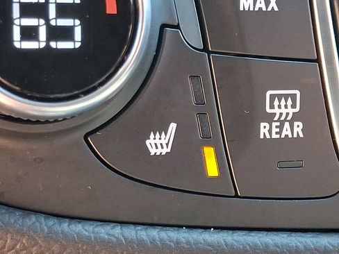 Used 2022 Chevrolet Equinox LT image 23