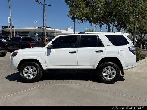 Used 2022 Toyota 4Runner SR5 Premium AWD/4WD image 3
