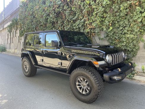 Used 2024 Jeep Wrangler Unlimited Rubicon 392 AWD/4WD image 5