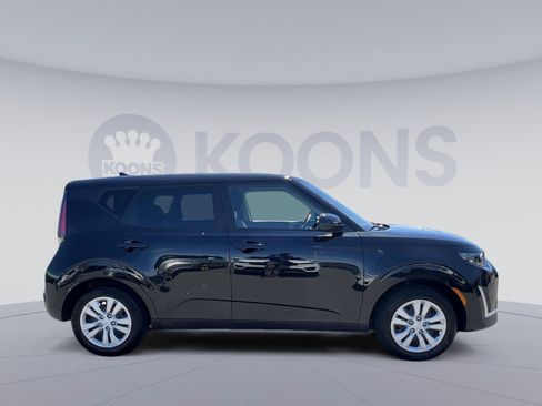 Used 2025 Kia Soul LX FWD image 12