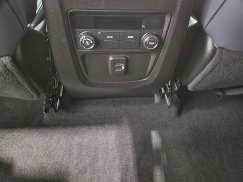 Used 2024 Buick Enclave Essence w/ Sport Touring Edition image 22