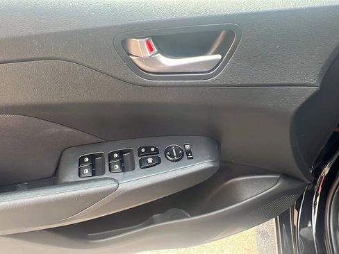 Used 2022 Hyundai Accent SEL image 22