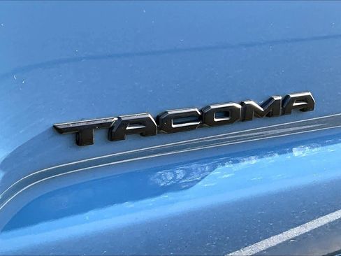 Used 2019 Toyota Tacoma TRD Sport image 31