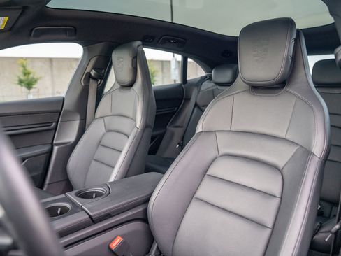 Certified 2023 Porsche Taycan 4S AWD/4WD image 5
