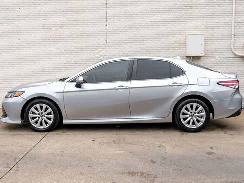 Used 2019 Toyota Camry LE FWD image 10