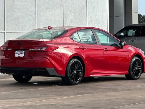 New 2026 Toyota Camry SE image 4