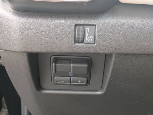 Used 2023 GMC Canyon AT4X AWD/4WD image 18