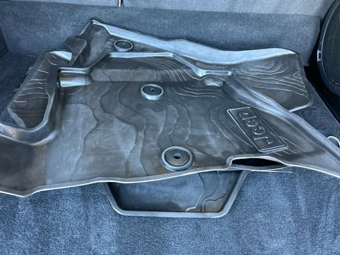 Used 2023 Jeep Wrangler Unlimited w/ Cold Weather Group image 38