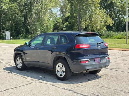 Used 2016 Jeep Cherokee Sport AWD/4WD image 7
