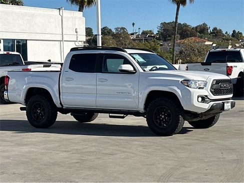 Used 2021 Toyota Tacoma SR5 image 3