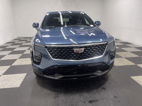 Used 2025 Cadillac XT4 Premium Luxury image 7