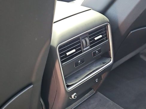 Used 2023 Porsche Cayenne Platinum Edition AWD/4WD image 20