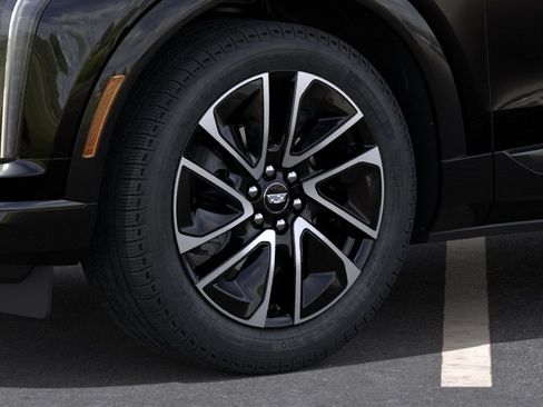 New 2027 Cadillac Optiq Sport w/ LPO, Floor Liner Package AWD/4WD image 9
