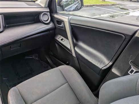 Used 2017 Toyota RAV4 XLE image 17