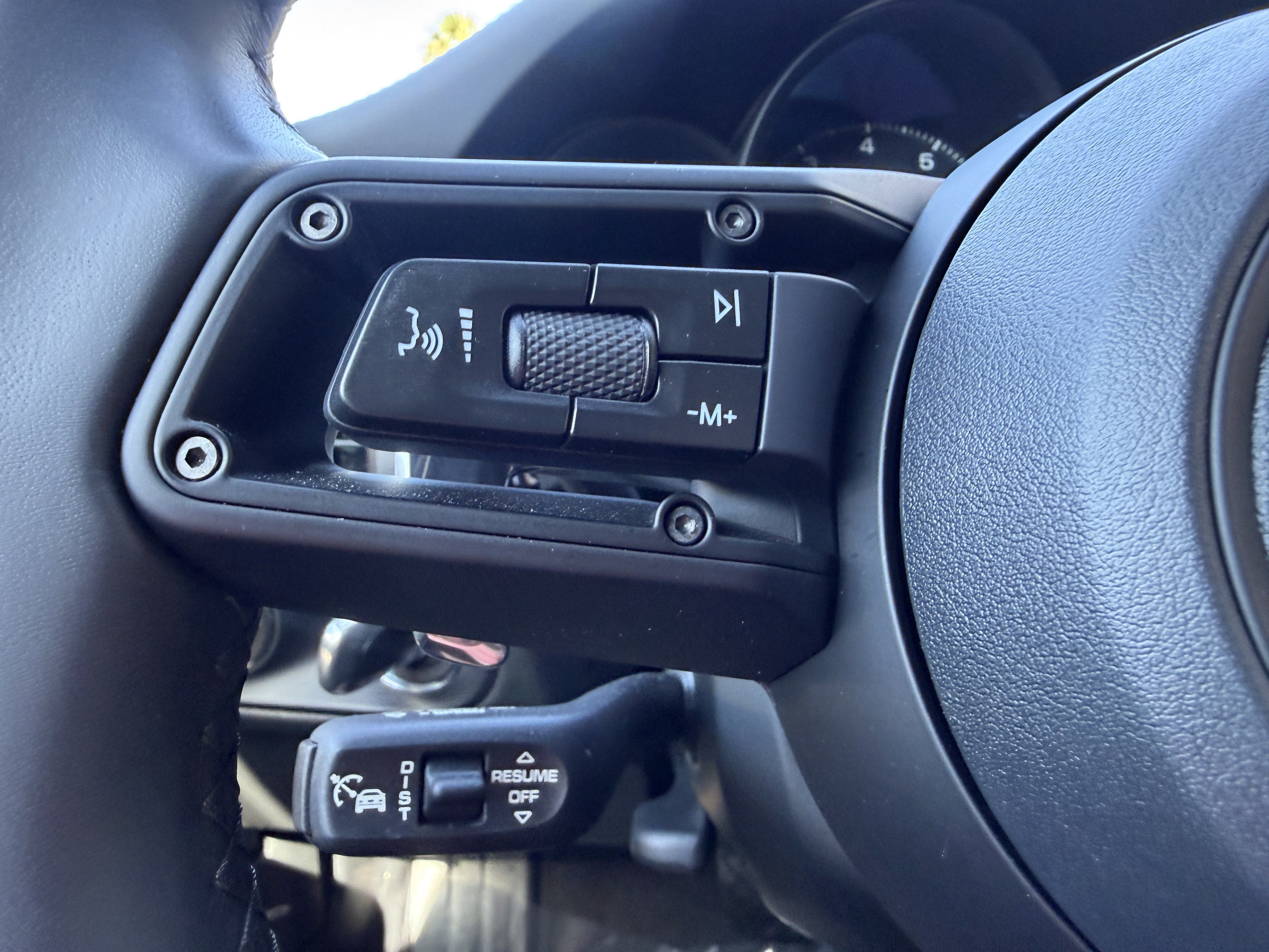Certified 2026 Porsche Macan AWD/4WD image 31
