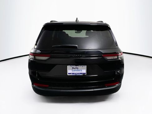 Used 2023 Jeep Grand Cherokee Altitude AWD/4WD image 6