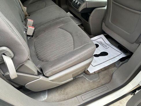 Used 2013 Chevrolet Traverse LS FWD image 11