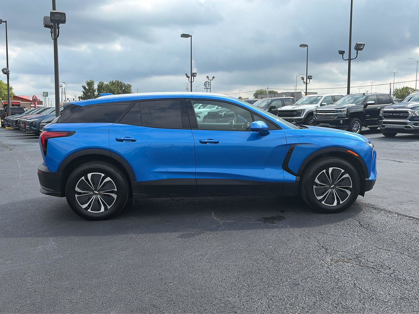 Used 2024 Chevrolet Blazer EV LT AWD/4WD image 6