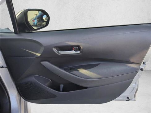 Used 2021 Toyota Corolla LE FWD image 23
