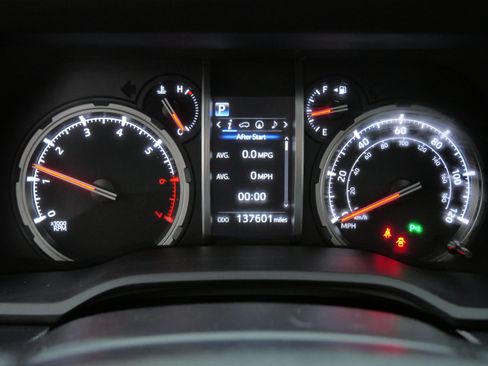 Used 2020 Toyota 4Runner Limited image 21