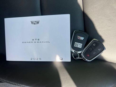 Certified 2025 Cadillac XT6 Premium Luxury AWD/4WD image 42
