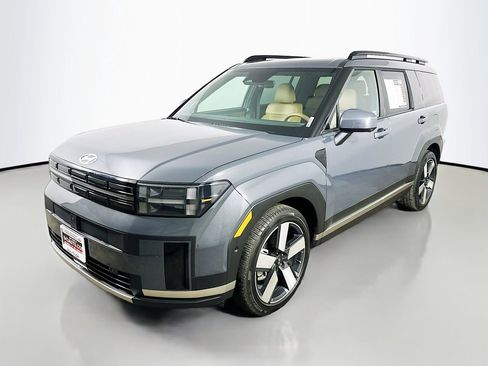 Used 2025 Hyundai Santa Fe Limited image 3