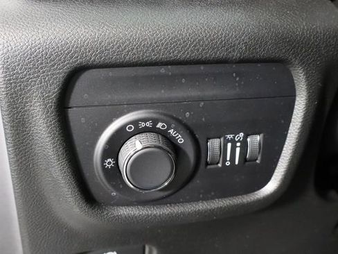 Used 2025 Jeep Grand Cherokee L Altitude AWD/4WD image 22