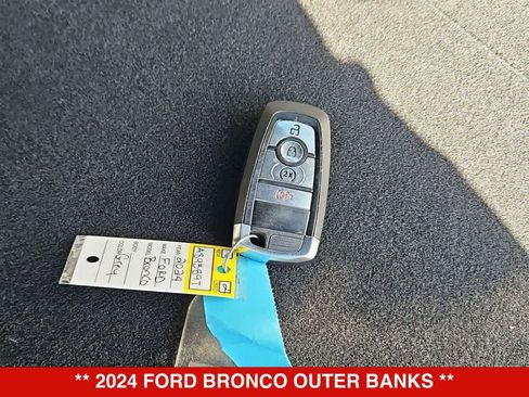 Used 2024 Ford Bronco Outer Banks AWD/4WD image 34