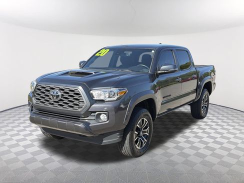 Used 2020 Toyota Tacoma TRD Sport image 3