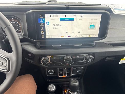 New 2026 Jeep Gladiator Sport image 15