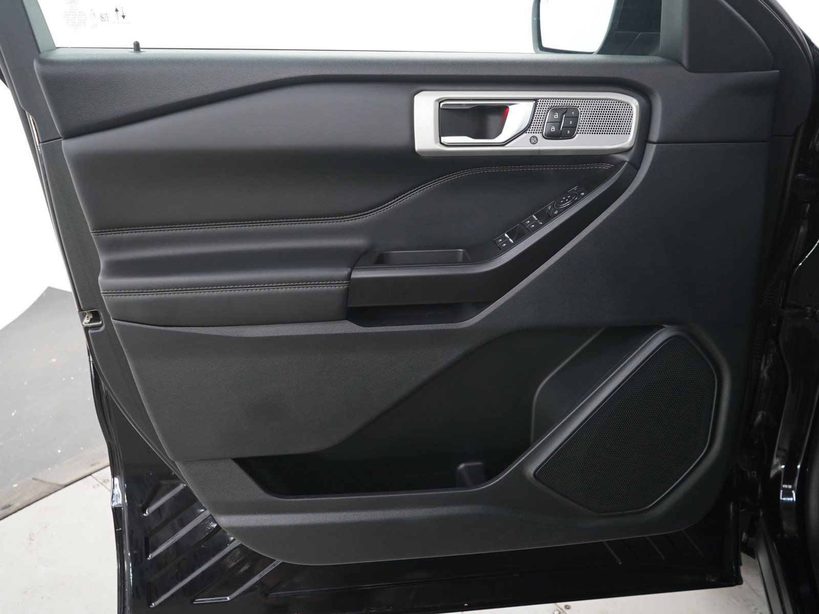Used 2020 Ford Explorer Limited AWD/4WD image 23