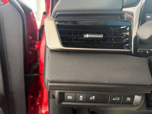 Used 2025 Toyota Camry SE FWD image 20