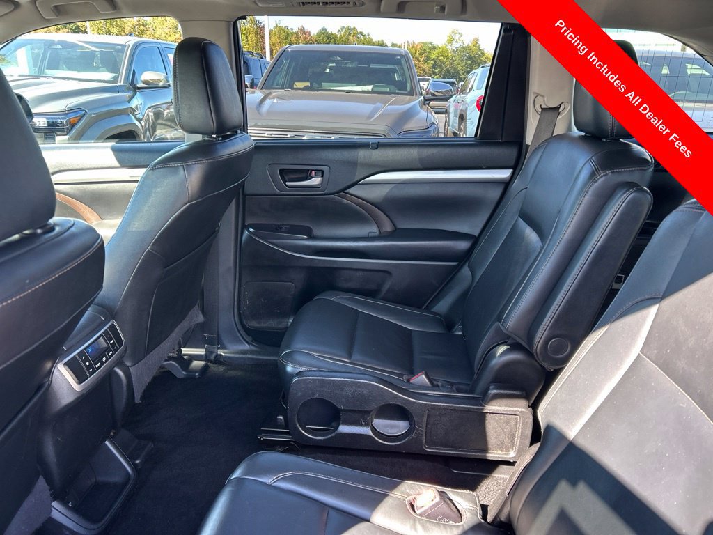 Used 2018 Toyota Highlander XLE AWD/4WD image 14