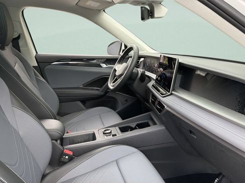 New 2026 Volkswagen Tiguan SE AWD/4WD image 35