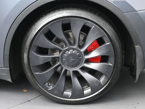 Used 2023 Tesla Model Y Performance AWD/4WD image 36