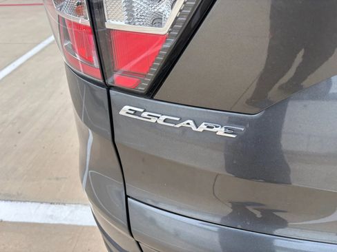 Used 2018 Ford Escape Titanium w/ Ford Safe & Smart Package image 12