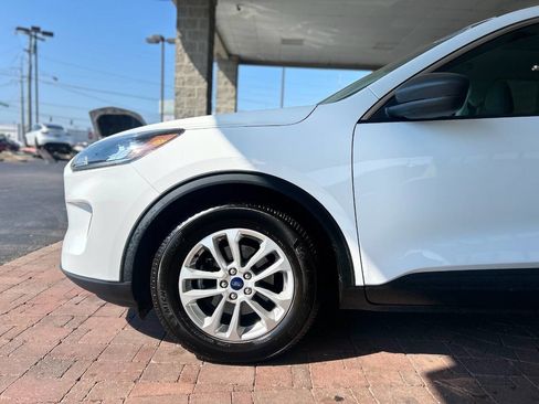 Used 2022 Ford Escape SE w/ Cold Weather Package image 4