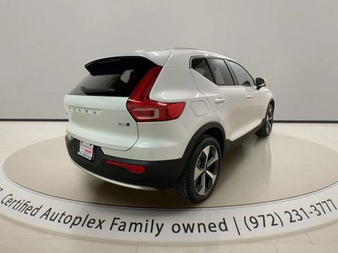 Used 2025 Volvo XC40 B5 Plus image 6