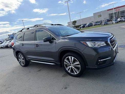 Used 2022 Subaru Ascent Limited image 7