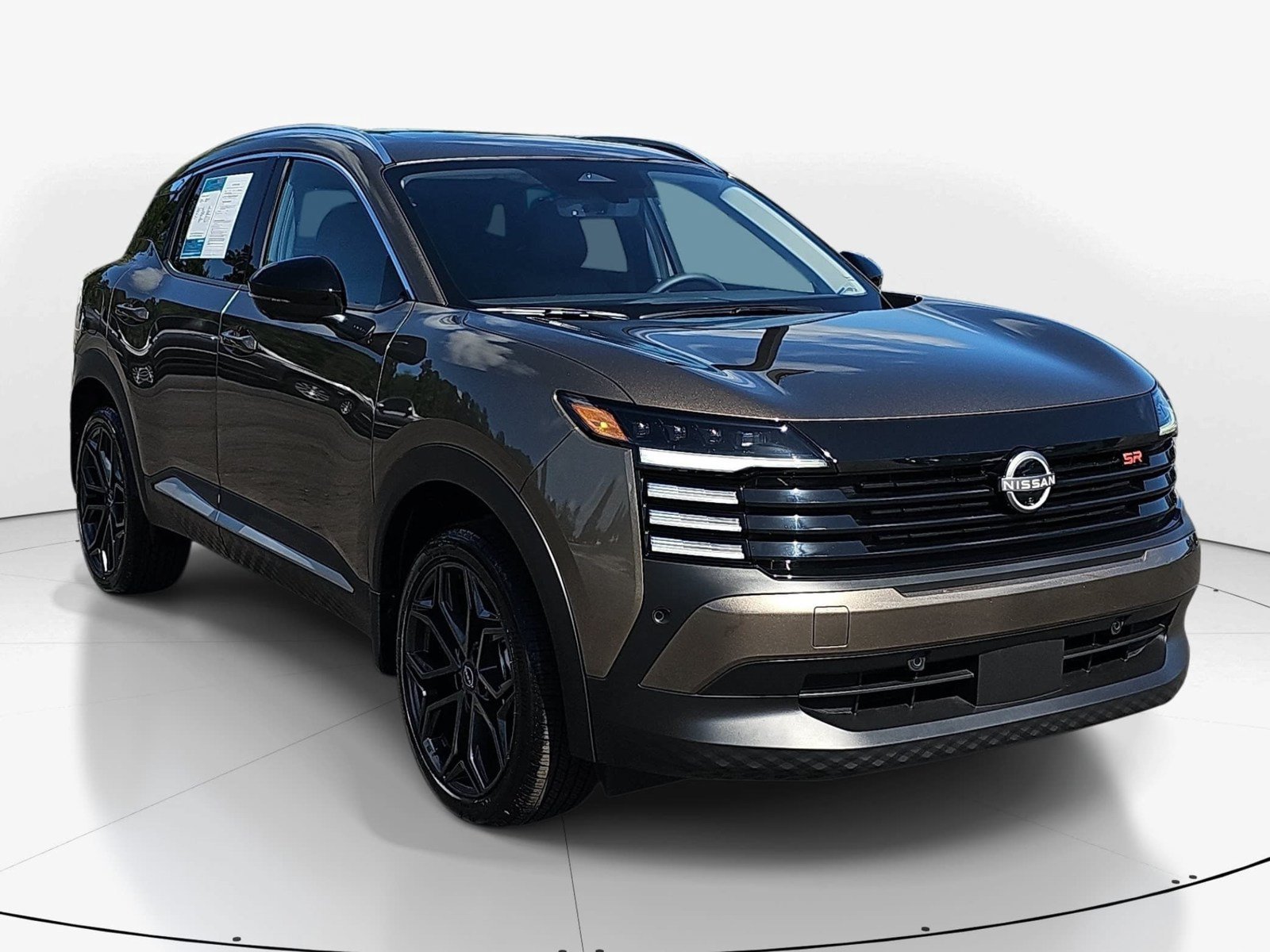 Used 2026 Nissan Kicks SR w/ SR Premium Package FWD image 2
