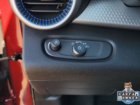 Used 2025 Chevrolet Trax LS image 27